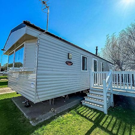 Great 6 Berth Caravan With Decking At Manor Park In Hunstanton Ref 23017B المظهر الخارجي الصورة