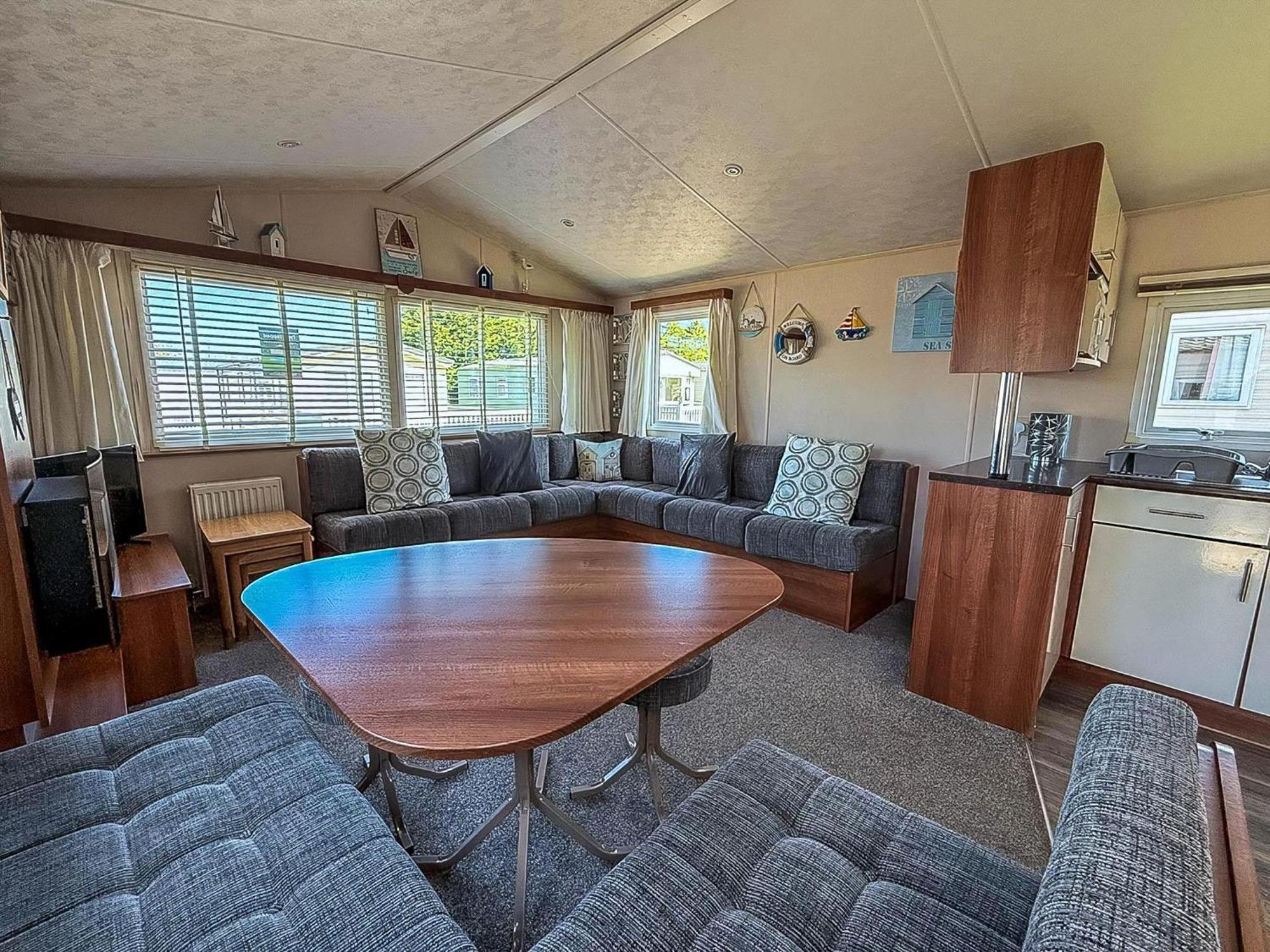 Great 6 Berth Caravan With Decking At Manor Park In Hunstanton Ref 23017B المظهر الخارجي الصورة